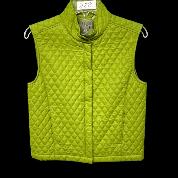 235 - CUTTER & BUCK SIZE SMALL VEST - Picture 5 of 11